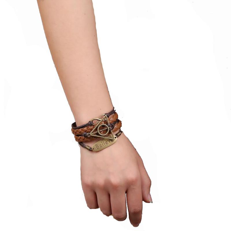 Charm Bracelets Creative LOVE Couple Letter Bracelet Braided Leather For Men Cuff Wristband Women Personality Student
Charm Bracelets Creative LOVE Couple Letter Bracelet Braided Leather For Men Cuff Wristband Women Personality Student