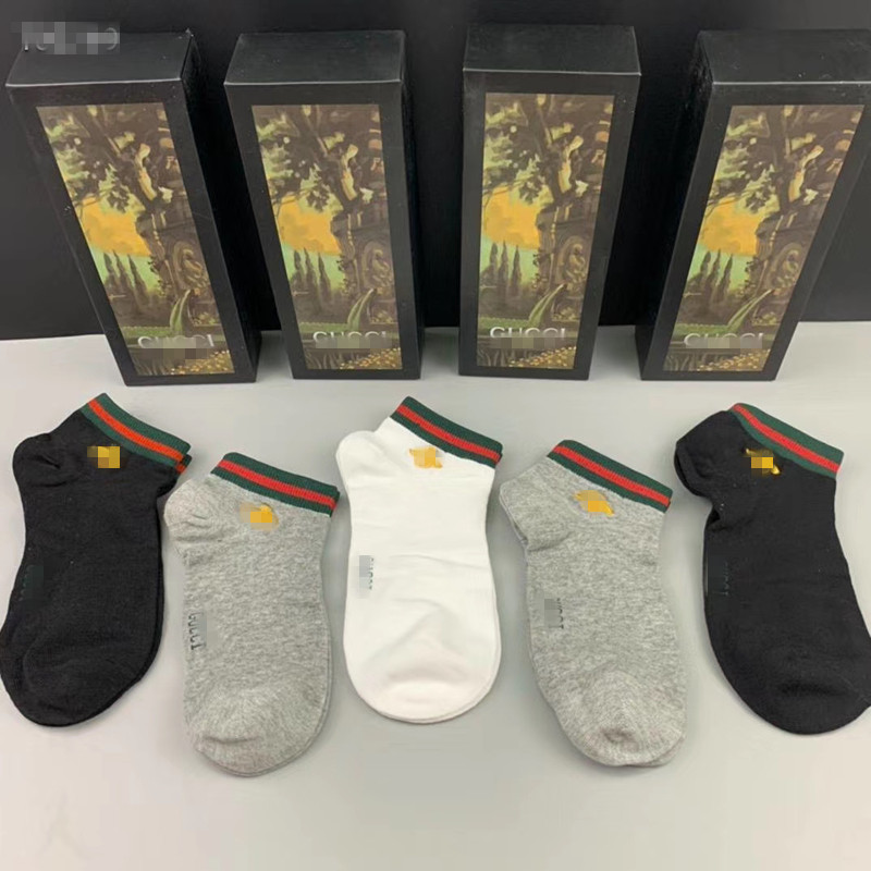 2021 200 stitch PC cotton socks, stylish and comfortable street style striped sports basketball, 5 pieces/box for man/woman, Black
2021 200 stitch PC cotton socks, stylish and comfortable street style striped sports basketball, 5 pieces/box for man/woman, Black