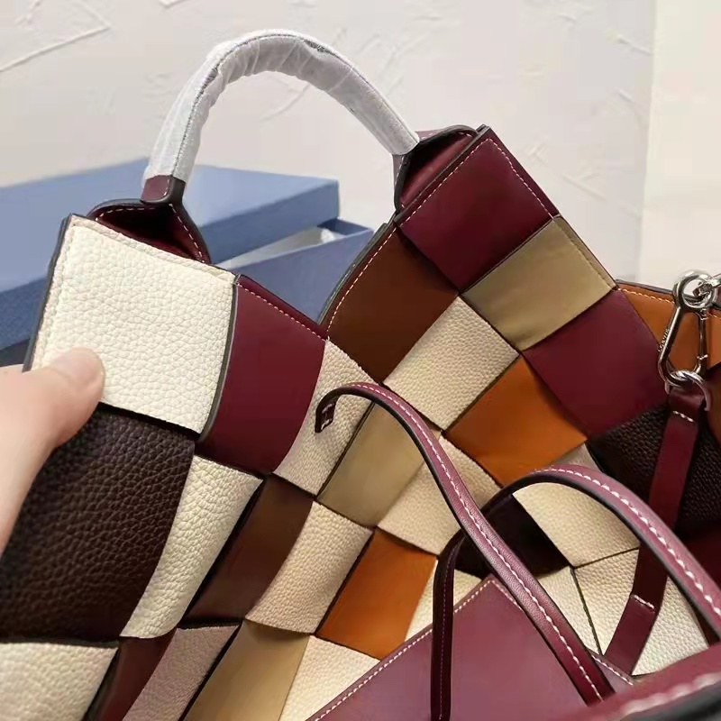 Luxury design colorful woven bag highquality leather Sturdy handbag Flower basket version Womens shopping Bags Retro style Purse