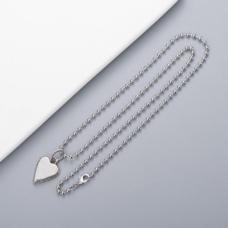Vintage Heart Pendant Necklace High Quality Silver Plated Necklace Pattern for Couple Necklace Fashion Jewelry Supply
