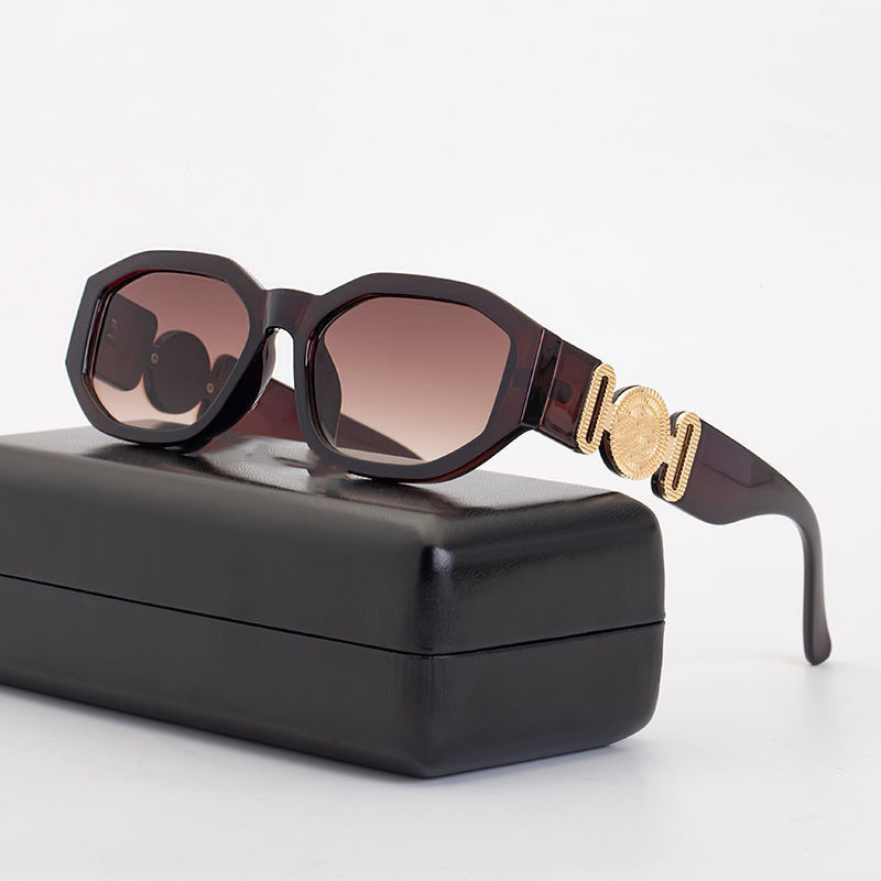 Brand fashion sunglasses top quality sun glasses for man woman polarized UV400 lenses leather case cloth box accessories, everything!
Brand fashion sunglasses top quality sun glasses for man woman polarized UV400 lenses leather case cloth box accessories, everything!