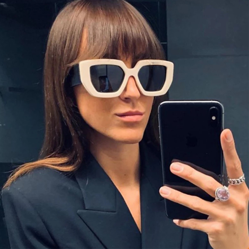 Big Frame White Sunglasses Women Luxury Brand Fashion Men Trending Shades UV400 Oversized Square Sun Glasses 2021 Gafas Sol
Big Frame White Sunglasses Women Luxury Brand Fashion Men Trending Shades UV400 Oversized Square Sun Glasses 2021 Gafas Sol