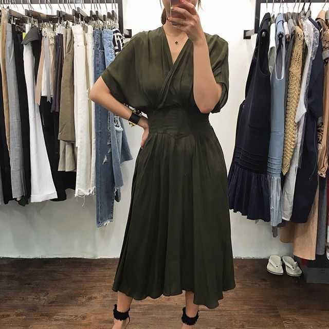 SuperAen Korea Waist Hugging V-neck Fashion Sexy Dress England Style Loose Solid Batwing Sleeve Dress Women 210630