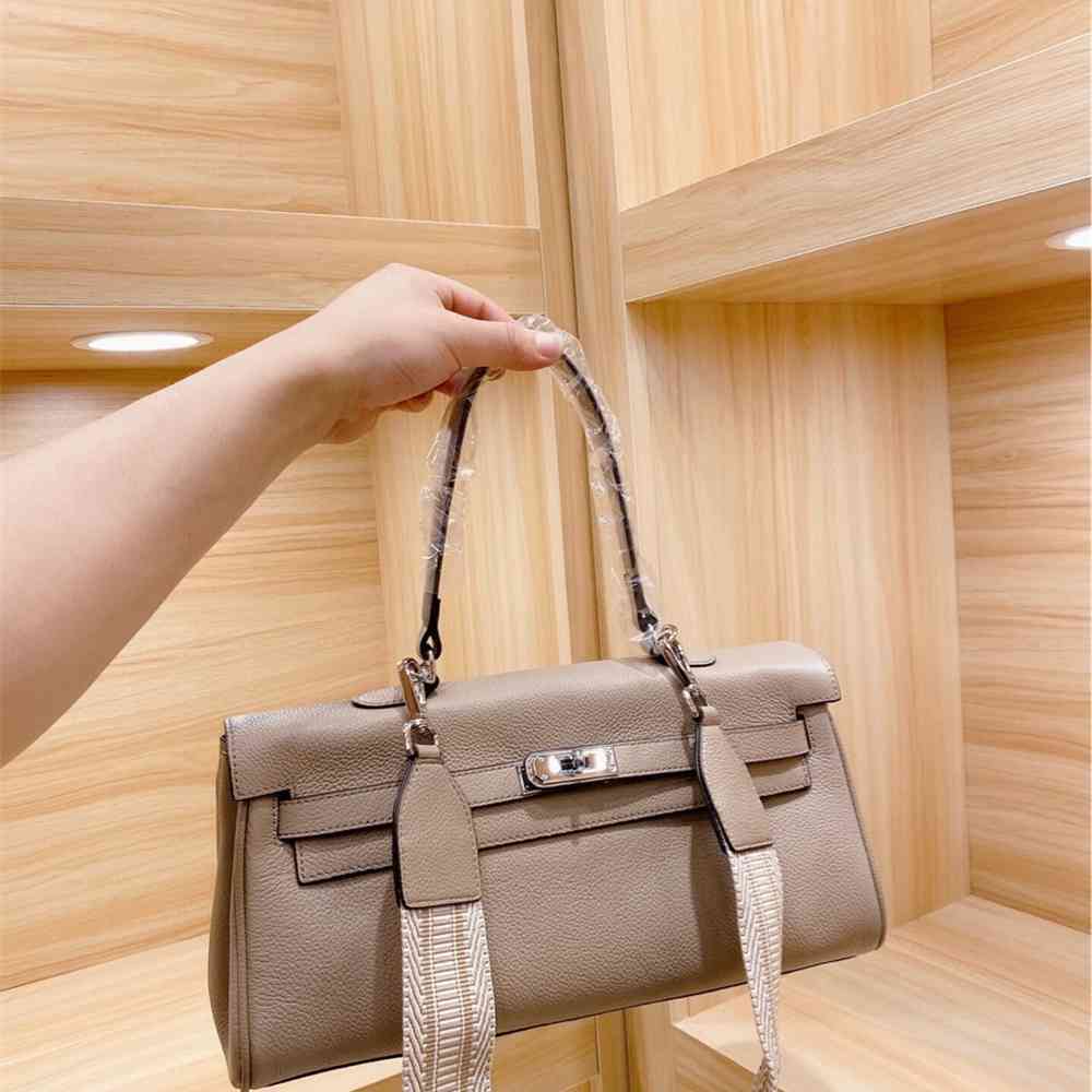 Luxury designer Crossbody Shoulder Backpack Handbags Tote bag Bags Handbags Wallet Purse belt decoration Korean version solid color inner pa
Luxury designer Crossbody Shoulder Backpack Handbags Tote bag Bags Handbags Wallet Purse belt decoration Korean version solid color inner pa