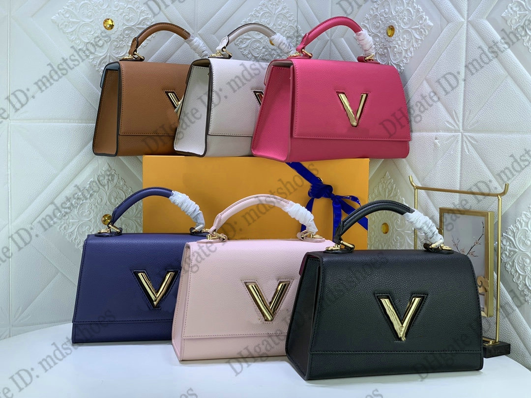 Twist One Handle Bag PM MM Tote Vintage Twist-lock Taurillon leather Womens Designer Luxurys Handbag Shoulder Bags Cross Body
Twist One Handle Bag PM MM Tote Vintage Twist-lock Taurillon leather Womens Designer Luxurys Handbag Shoulder Bags Cross Body