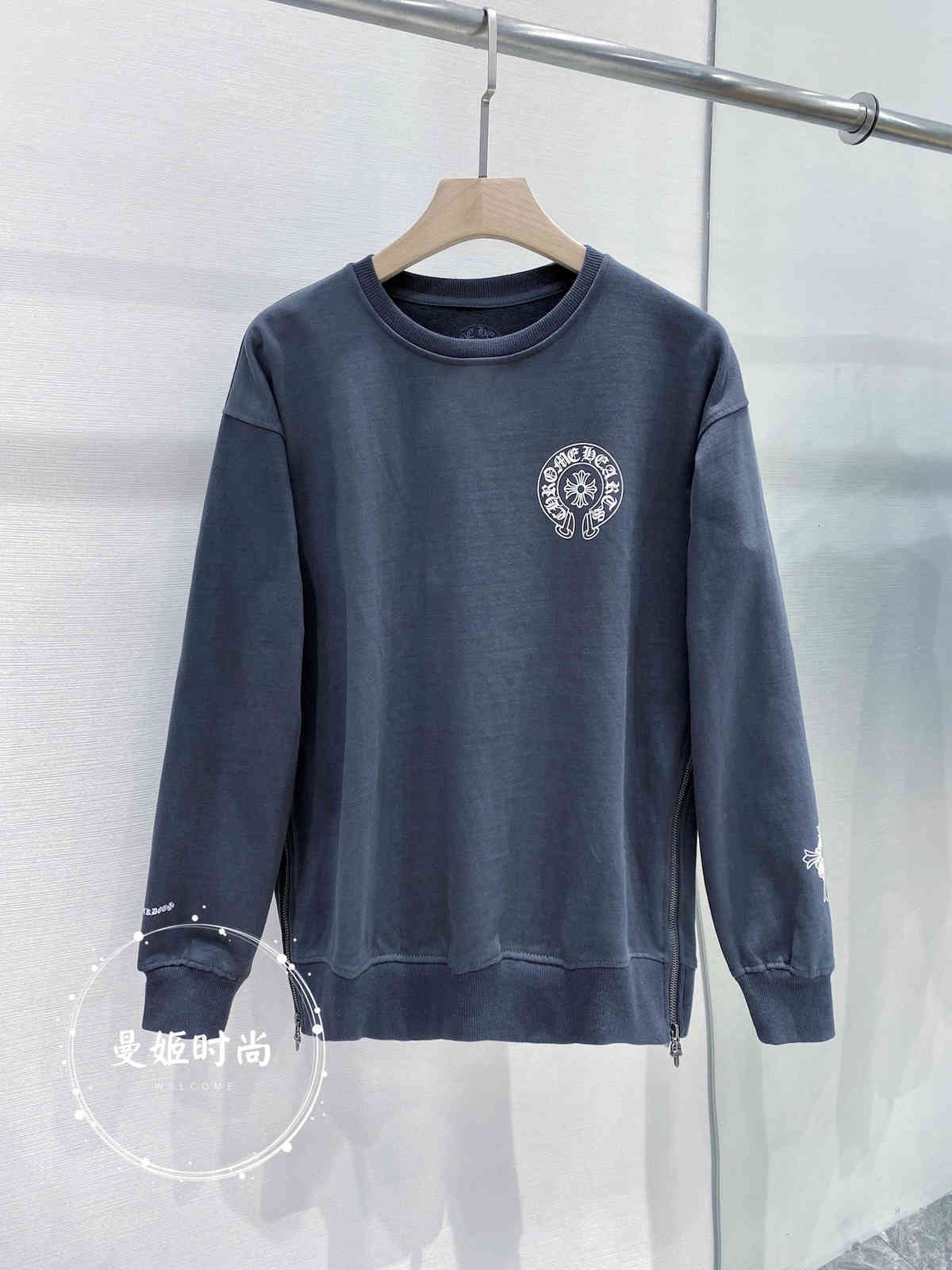 men's and women's ch classic printed round neck sweater double zipper casual long sleeve top, White;black
men's and women's ch classic printed round neck sweater double zipper casual long sleeve top, White;black