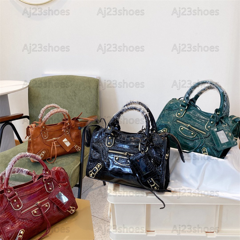 The Hacker Project Neo Classic Bags Limited Edition Handbag Aria Casual Tote Flora Print Beige Canvas Luxury Cooperatively design Outdoor Motorcycle bag, 01
The Hacker Project Neo Classic Bags Limited Edition Handbag Aria Casual Tote Flora Print Beige Canvas Luxury Cooperatively design Outdoor Motorcycle bag, 01