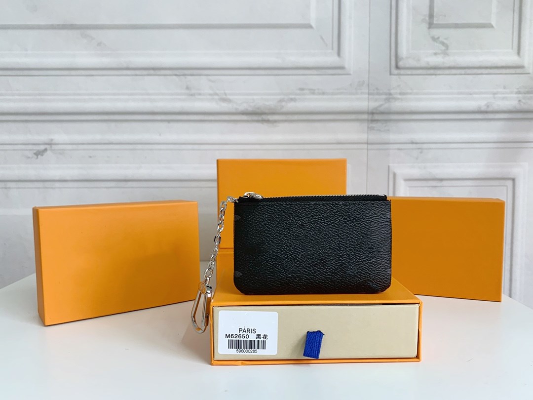 1111 M62650 POCHETTE Wallet CLES Designer Fashion Womens Men Ring Credit Card Holder Coin Purse Mini Bag Charm Accessories wallets luxurybag116, Invoices are not sold separately
1111 M62650 POCHETTE Wallet CLES Designer Fashion Womens Men Ring Credit Card Holder Coin Purse Mini Bag Charm Accessories wallets luxurybag116, Invoices are not sold separately