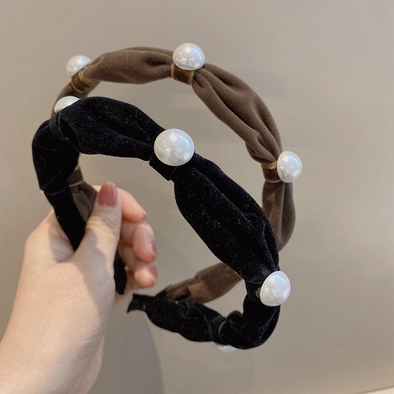 Hair Clips & Barrettes Vintage Velvet Pearl Headband Accessories Card Pressure Head Hoop, Golden;silver
Hair Clips & Barrettes Vintage Velvet Pearl Headband Accessories Card Pressure Head Hoop, Golden;silver