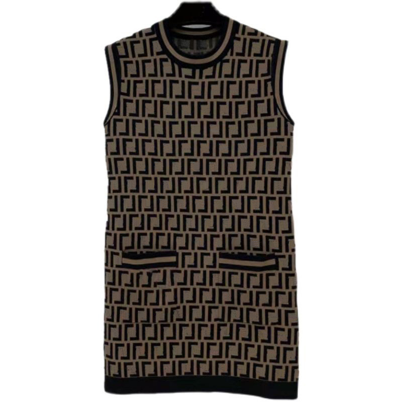 21 spring double F letter jacquard sleeveless dress Pocket fluorescent letters logo embroidered Brown straight mid length skirt Commuter fas, Black;gray
21 spring double F letter jacquard sleeveless dress Pocket fluorescent letters logo embroidered Brown straight mid length skirt Commuter fas, Black;gray