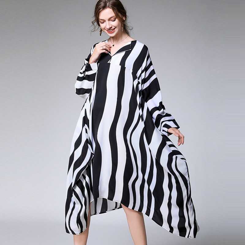 Vintage Striped Print Plus-sized V Neck Batwing Sleeve Women Dress Autumn Loose Art Dresses 210615