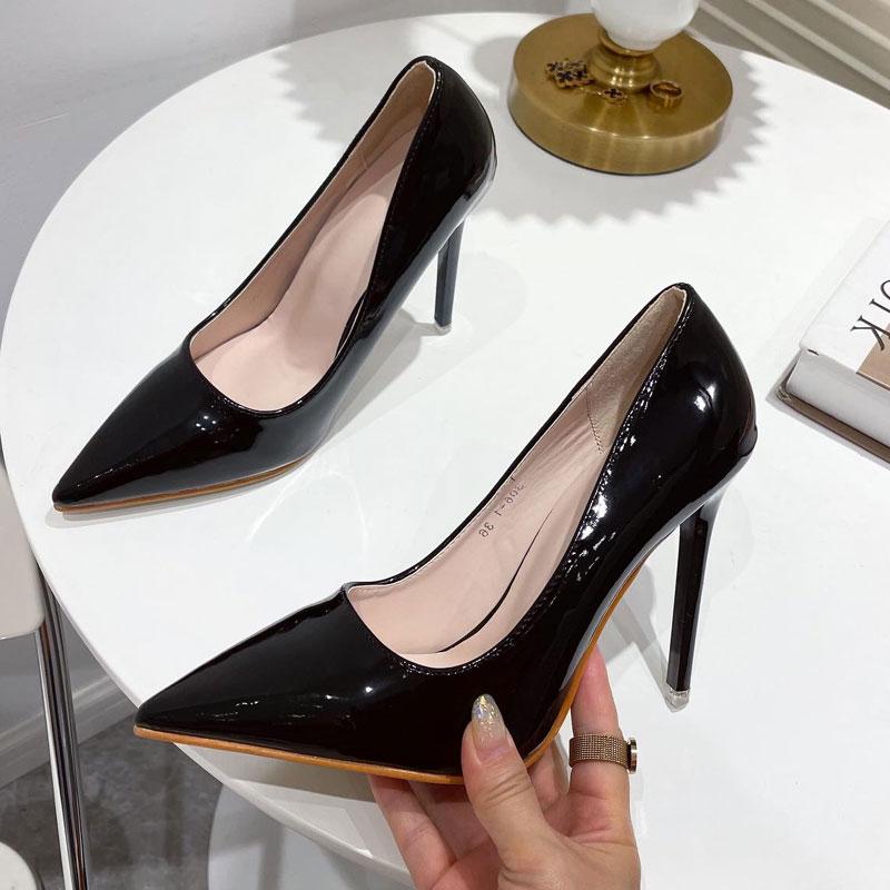 Dress Shoes 2022 Women High Heels Pumps Black/Red Patent Leather Office Lady Designer Stiletto Heel Prom Party Size 35-40
Dress Shoes 2022 Women High Heels Pumps Black/Red Patent Leather Office Lady Designer Stiletto Heel Prom Party Size 35-40