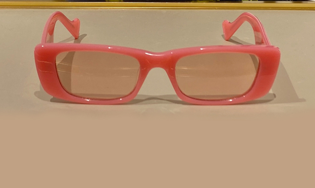 Rectangular Pink Sunglasses 0516 Sunnies Unisex Fashion Sunglasses occhiali da sole firmati Eyewear Accessories UV400 Protection with box
Rectangular Pink Sunglasses 0516 Sunnies Unisex Fashion Sunglasses occhiali da sole firmati Eyewear Accessories UV400 Protection with box