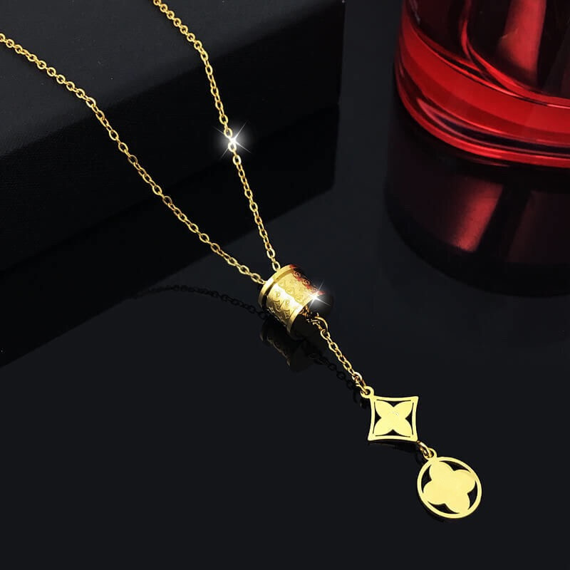 Pendants gold love necklace fashion silver plated letter simple heart Titanium Valentine's Day lovers chain jewelry wedding
Pendants gold love necklace fashion silver plated letter simple heart Titanium Valentine's Day lovers chain jewelry wedding