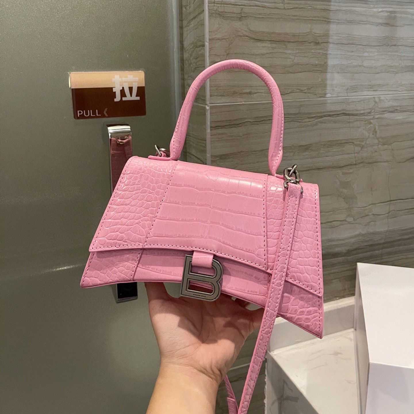 Women Luxurys Designers Bags 2021 designer handbags Multi Pochette Crossbody Bag Zhouzhoubao123 Louisbags_18 Hanghhangbag Autumn and Su NJML
Women Luxurys Designers Bags 2021 designer handbags Multi Pochette Crossbody Bag Zhouzhoubao123 Louisbags_18 Hanghhangbag Autumn and Su NJML