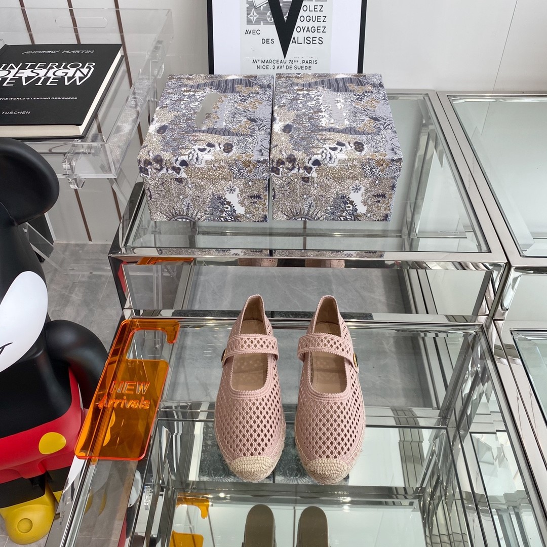 High quality design women's flat sandals fisherman's shoes silk embroidery casual shoes women's fashion casual slippers size 35-40, Black
High quality design women's flat sandals fisherman's shoes silk embroidery casual shoes women's fashion casual slippers size 35-40, Black