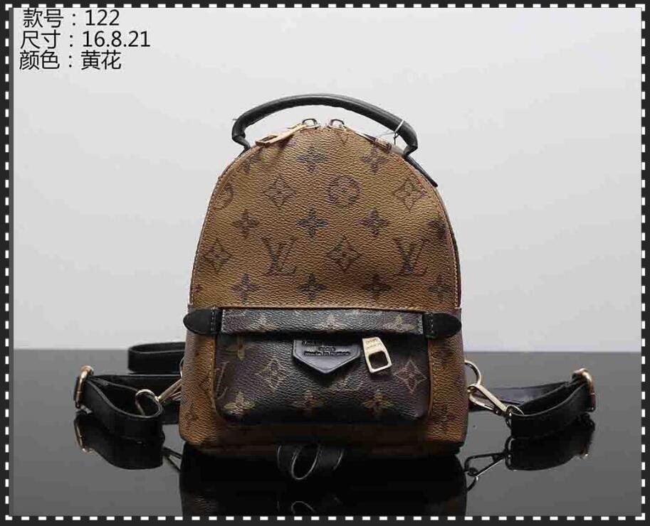 32 LV LOUIS 1 VITTON Pillow bag mini backpack Handbag Bag Luxury Crossbody messenger bags Women Bags Travel shoulder bag
32 LV LOUIS 1 VITTON Pillow bag mini backpack Handbag Bag Luxury Crossbody messenger bags Women Bags Travel shoulder bag