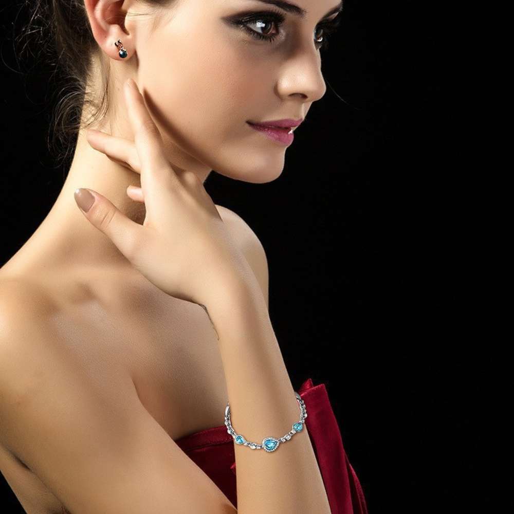 Hand catenary Heart the sea of love -shaped peach heart zircon crystal Set Diamond Fashion Bracelet, Golden;silver
Hand catenary Heart the sea of love -shaped peach heart zircon crystal Set Diamond Fashion Bracelet, Golden;silver