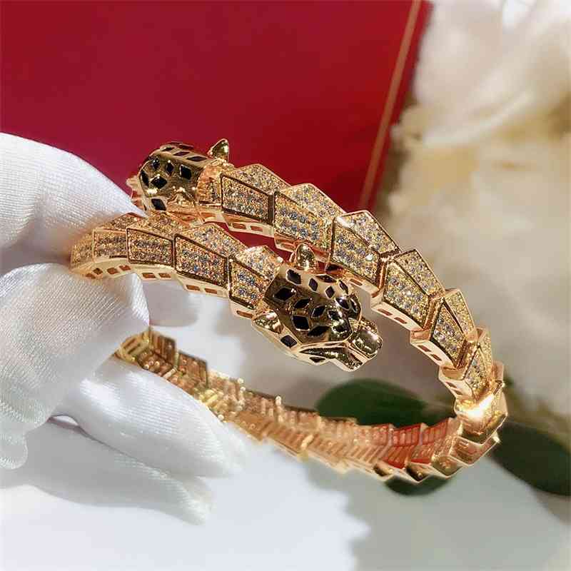Fashion Trend Exaggeration Gold Snake Leopard Head Bracelet Elastic AAA Zircon Men's And Women's Brand Jewelry Party
Fashion Trend Exaggeration Gold Snake Leopard Head Bracelet Elastic AAA Zircon Men's And Women's Brand Jewelry Party
