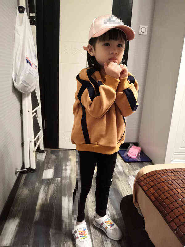 Autumn Winter Warm 2-9 10 Years Gift Long Sleeve Plus Velvet Thickening Kids Baby Girls Christmas Loose Stripe Sweatshirt 211029
