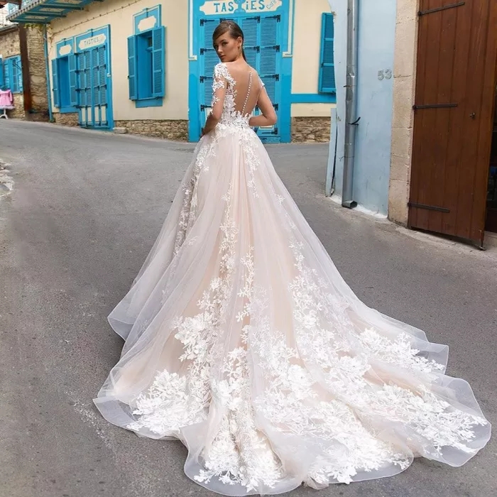 Ball Gown Wedding Dresses long Sleeves Lace Appliqued Illusion Back Boho Bridal Gowns Long Train Bride Dresses