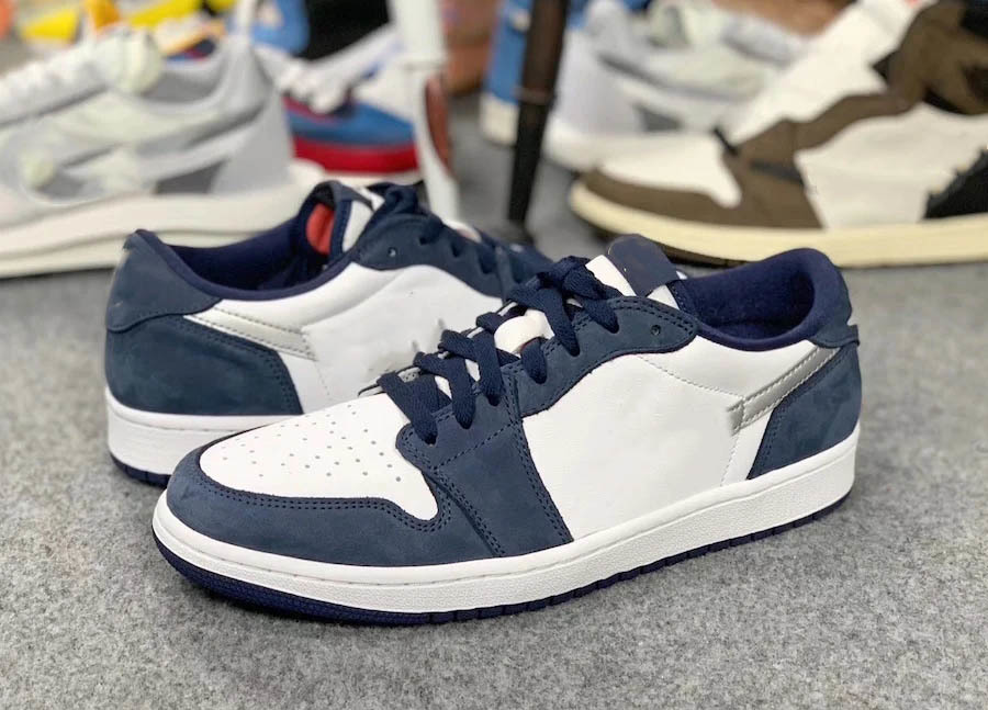 1 Low Midnight Navy Blue Basketball Designers Shoes Jumpman 1s Midnight Navy/White-Ember Glow-Metallic Silver Trainers Sneakers
1 Low Midnight Navy Blue Basketball Designers Shoes Jumpman 1s Midnight Navy/White-Ember Glow-Metallic Silver Trainers Sneakers