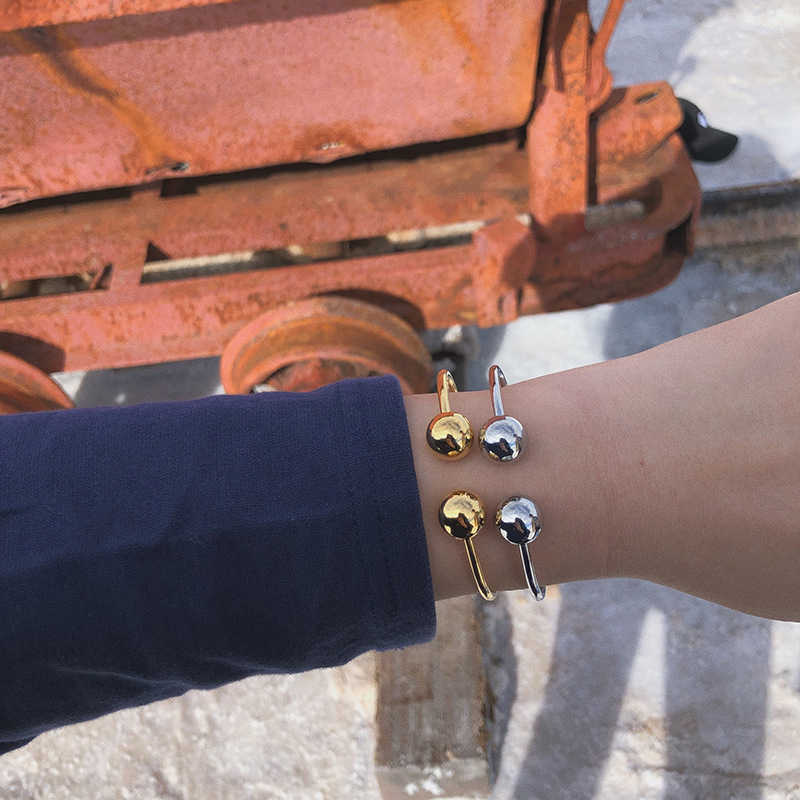 Ghidbk Dainty Double Beads Open Bangle Bracelets for Women Minimalist Gemetrical Balls Thin Bracelet Simple Chic Design Bangles Q0719
Ghidbk Dainty Double Beads Open Bangle Bracelets for Women Minimalist Gemetrical Balls Thin Bracelet Simple Chic Design Bangles Q0719