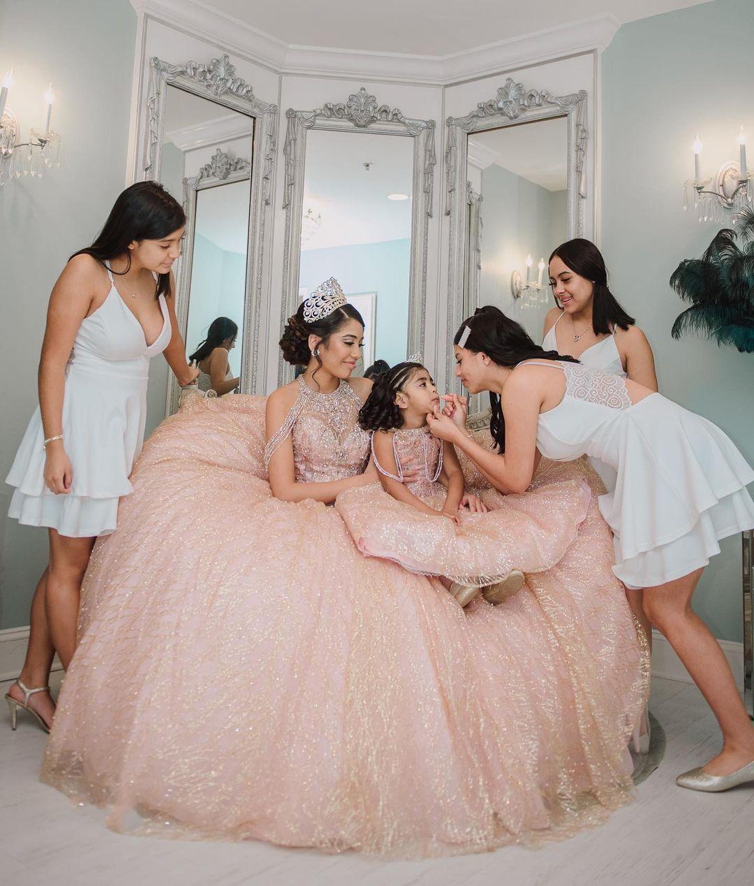 Champagne Rose Gold Quinceanera Dresses 2021 Sparkly Lace Beaded Sequins Lace-up Corset Back Vestidos De Occasion Prom Gown