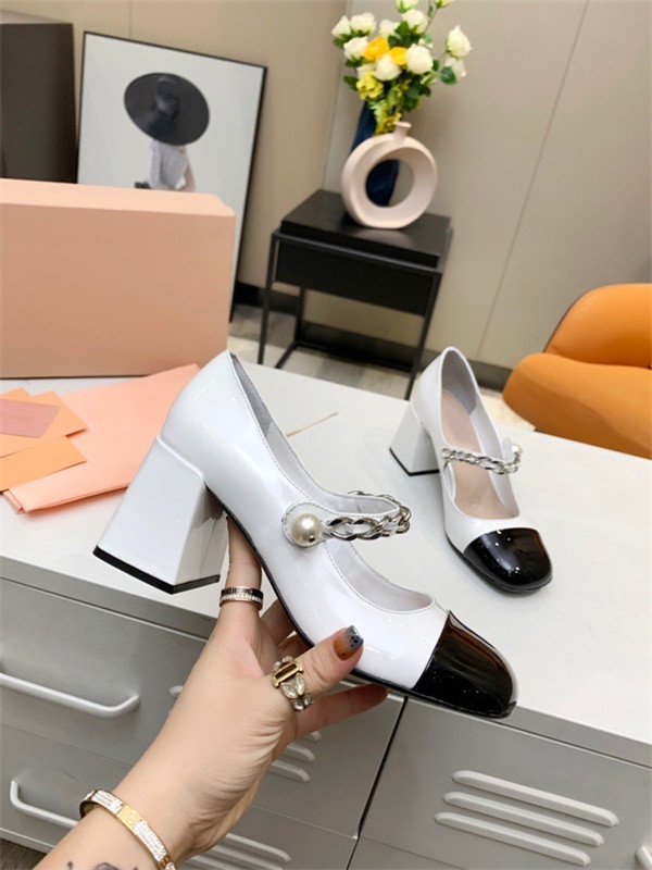 Prad Classic High heeled boat shoes leather Occupation Pearl high heels Shoes Metal Thick heels Lazy woman Dress shoes, Choose the color
Prad Classic High heeled boat shoes leather Occupation Pearl high heels Shoes Metal Thick heels Lazy woman Dress shoes, Choose the color
