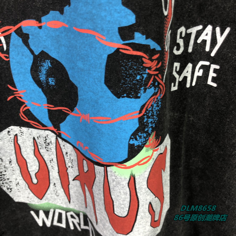 glitter Gallery dept print virus ragged hole washed men's and women's loose round neck short sleeve T-shirt, White;black
glitter Gallery dept print virus ragged hole washed men's and women's loose round neck short sleeve T-shirt, White;black