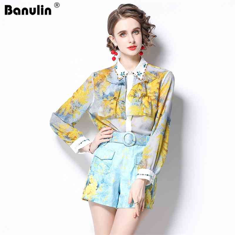 Fashion Runway Shorts Set Women' Long Sleeve Ruffles Ruched Beading Floral Blouse and Belt Pocket 2 Pieces Suit 210603, The picture color
Fashion Runway Shorts Set Women' Long Sleeve Ruffles Ruched Beading Floral Blouse and Belt Pocket 2 Pieces Suit 210603, The picture color