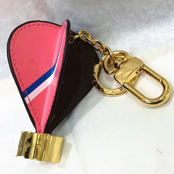 Stylish keychains High quality key chain holder Brand designer key chain with original box free of shipping
Stylish keychains High quality key chain holder Brand designer key chain with original box free of shipping