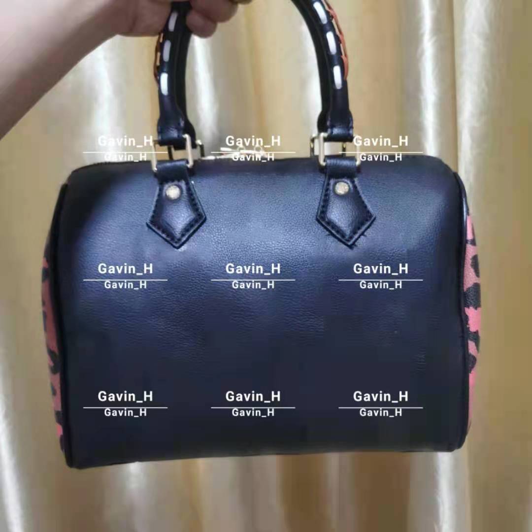 Fashion Women shoulder bags Leather emboss Handbags Design handbag 25cm classic Crossbody bag Luxurys lady purse, Black
Fashion Women shoulder bags Leather emboss Handbags Design handbag 25cm classic Crossbody bag Luxurys lady purse, Black