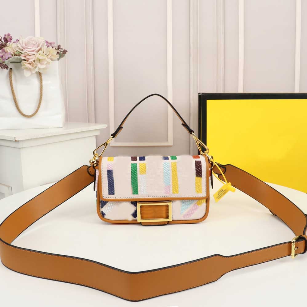 High quality flip embroidered messenger bag designer detachable handle playful elegant lady evening handbag, Color1
High quality flip embroidered messenger bag designer detachable handle playful elegant lady evening handbag, Color1