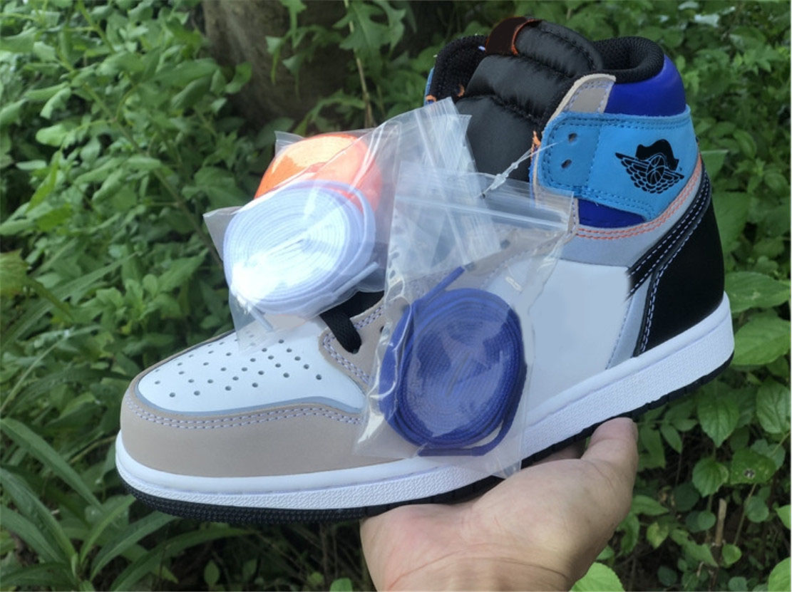 2021 Air Authentic 1 High OG Prototype Sneakers White Multi Color Total Orange Reflective Nubuck Athletic Men Women Sports Shoes With Box
2021 Air Authentic 1 High OG Prototype Sneakers White Multi Color Total Orange Reflective Nubuck Athletic Men Women Sports Shoes With Box