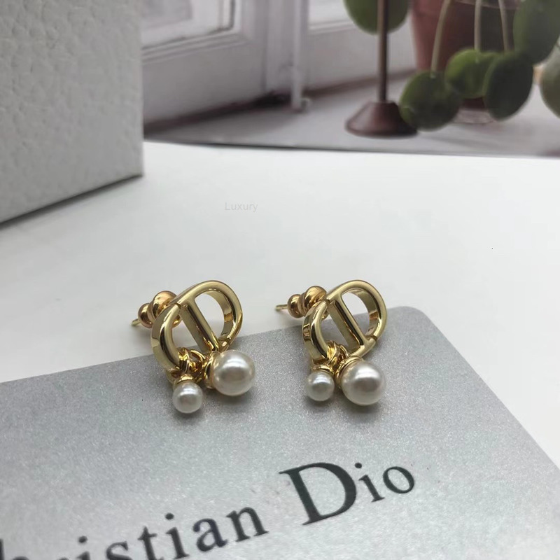 Designer Earrings Charm Fashion Luxury Jewelry d Home D1OR Women's Size Pearl Cd Letter 925 Silver Needle High-end Version Light
Designer Earrings Charm Fashion Luxury Jewelry d Home D1OR Women's Size Pearl Cd Letter 925 Silver Needle High-end Version Light