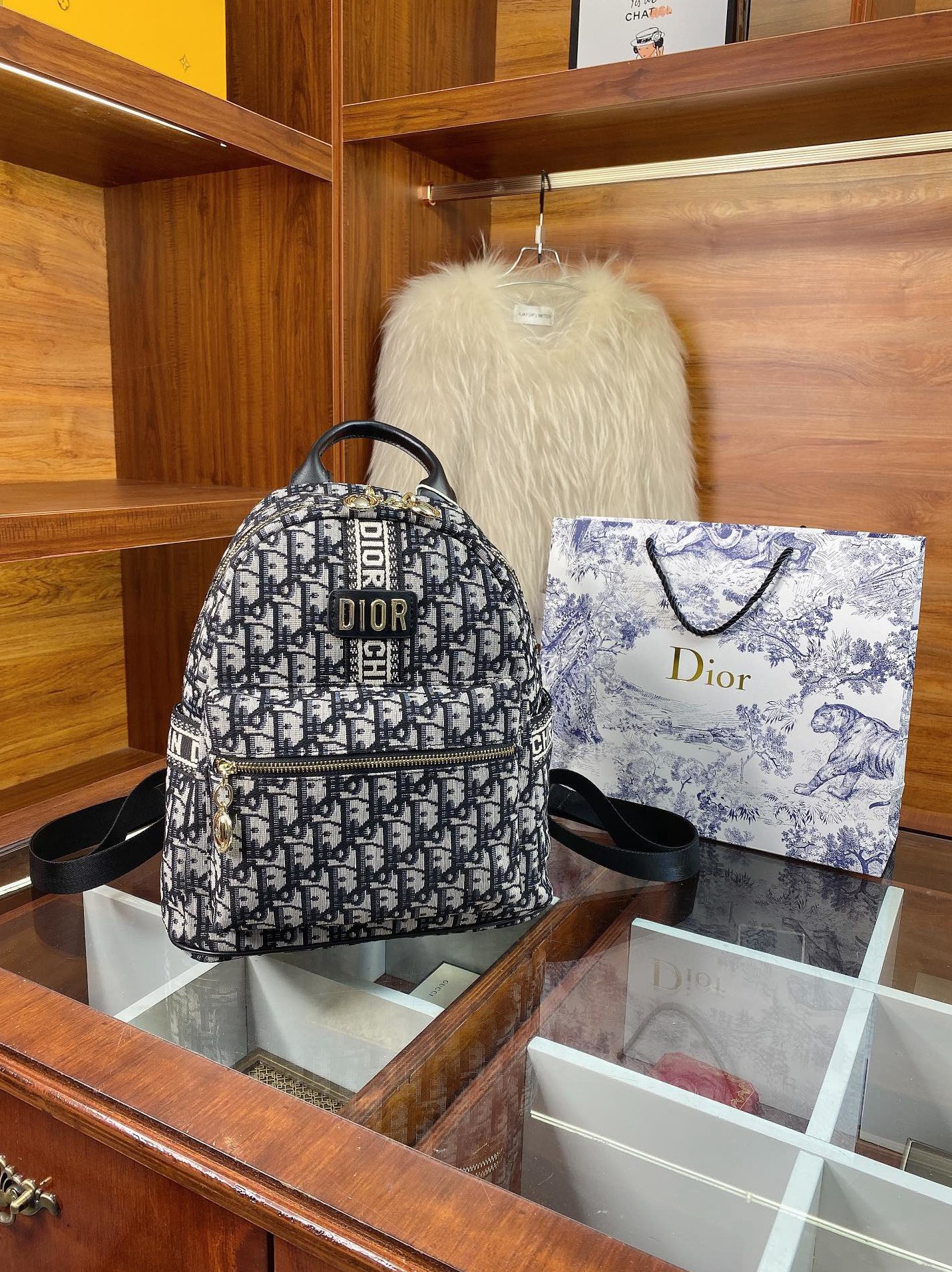2021 On Sale Fashion Classic Luxury Brand Leather Women Bags Handbag Women's Tote Backpack Handbags Ladies Bag Wallet -L1844
2021 On Sale Fashion Classic Luxury Brand Leather Women Bags Handbag Women's Tote Backpack Handbags Ladies Bag Wallet -L1844