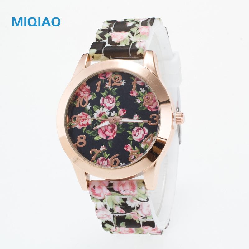 Wristwatches MIQIAO Fashion Women Watches Romence Rose Ladies Bracelet Watch Casual Quartz Clock Relogio Feminino W134
Wristwatches MIQIAO Fashion Women Watches Romence Rose Ladies Bracelet Watch Casual Quartz Clock Relogio Feminino W134