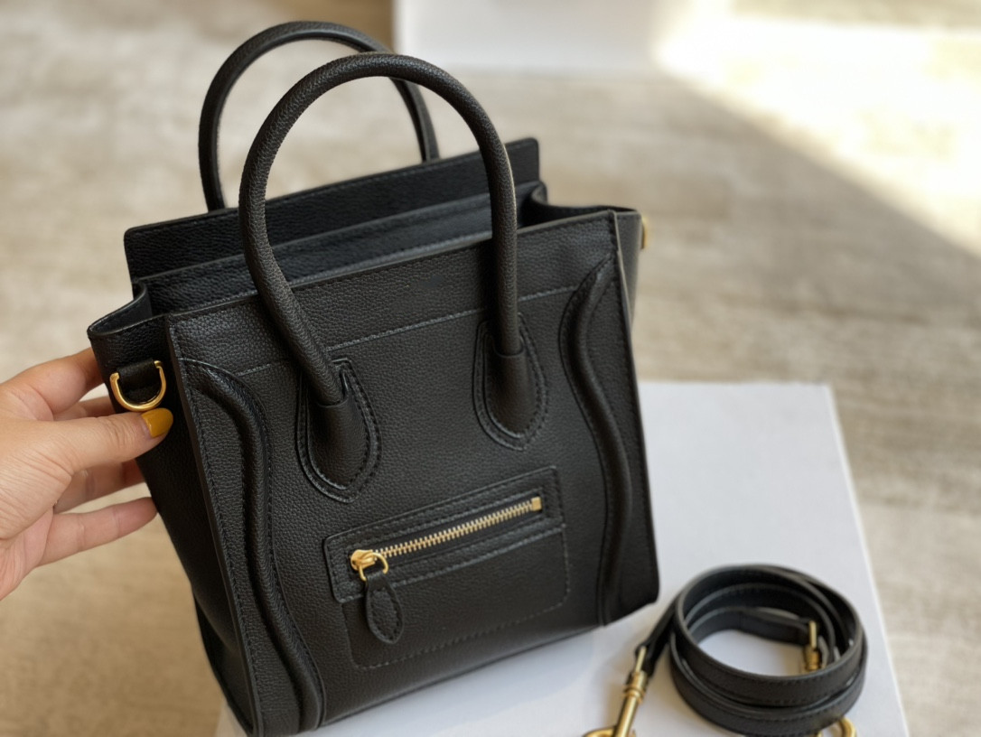 2021 8 Colors Luxurys Designers Bags Women Classic Smiley Handbag Messenger Cowhide Leather Elegant Shoulder Bag Crossbody Woman
2021 8 Colors Luxurys Designers Bags Women Classic Smiley Handbag Messenger Cowhide Leather Elegant Shoulder Bag Crossbody Woman