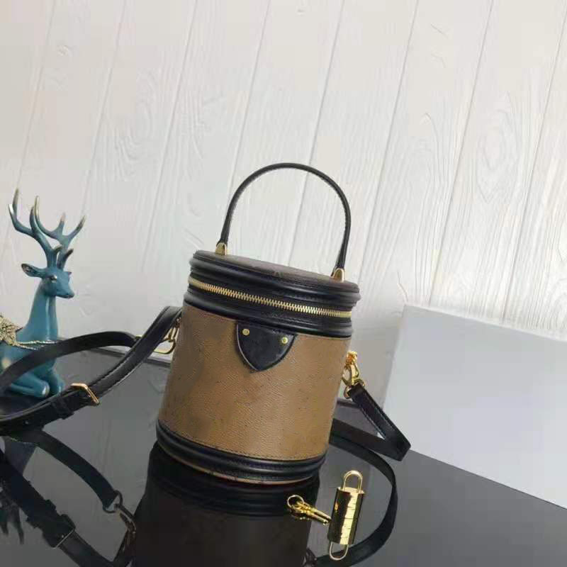 Luxurys Designers Real Leather Classic bag Presbyopic handbags purses cannes petit noe modeling crossbody bucket bags cross body Top handle shoulder M43986, Brown
Luxurys Designers Real Leather Classic bag Presbyopic handbags purses cannes petit noe modeling crossbody bucket bags cross body Top handle shoulder M43986, Brown