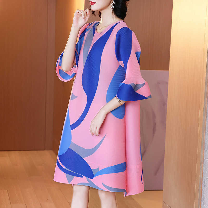 VANOVICH Pluz Size Print Dress Women Summer and Spring Ladies A-line V Neck Fashion Clothing 210615, Pink
VANOVICH Pluz Size Print Dress Women Summer and Spring Ladies A-line V Neck Fashion Clothing 210615, Pink