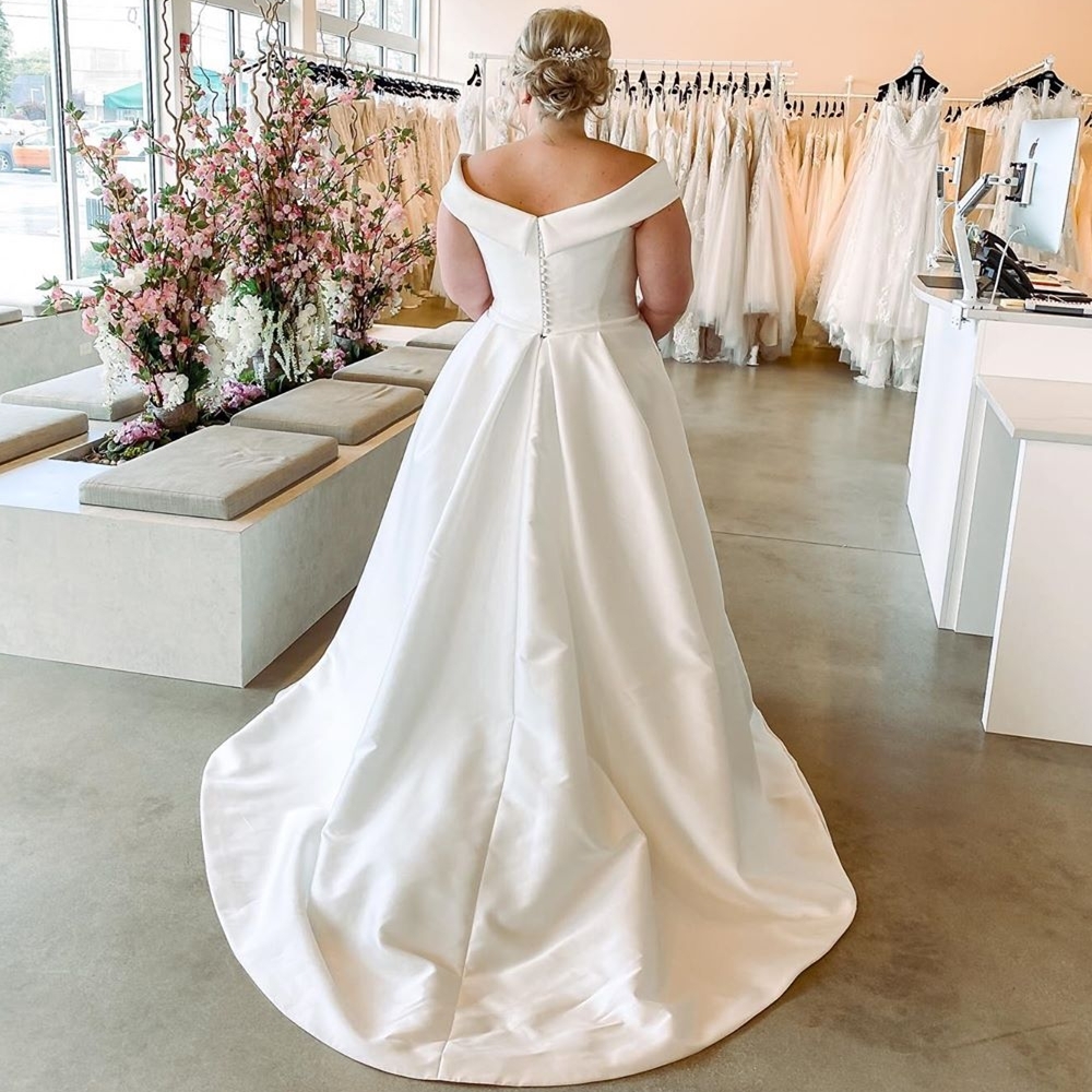 Plus Size Wedding Dresses 2021 Simple Satin Long Bridal Gowns V Neck A Line Bride Dress Back Zipper Sleeveless Robe De Mariage
