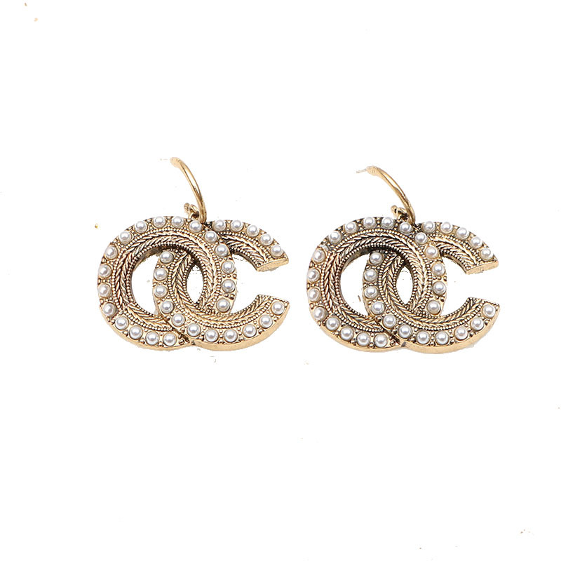 2Color 18K Gold Plated Luxury Brand Designers Letters Stud Clip Chain Geometric Famous Women Tassel Crystal Rhinestone Pearl Earring Wedding Party Jewerlry
2Color 18K Gold Plated Luxury Brand Designers Letters Stud Clip Chain Geometric Famous Women Tassel Crystal Rhinestone Pearl Earring Wedding Party Jewerlry