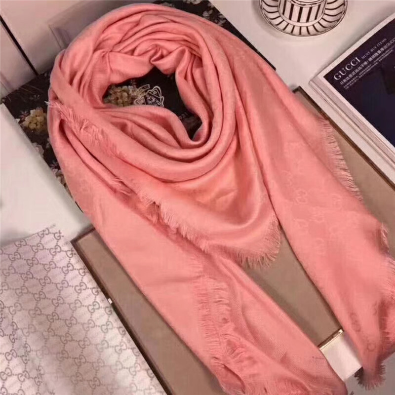 brand designer designed wool scarf classic men's and women's style cotton scarves square towel 140*140 cm quality pure cotton
brand designer designed wool scarf classic men's and women's style cotton scarves square towel 140*140 cm quality pure cotton