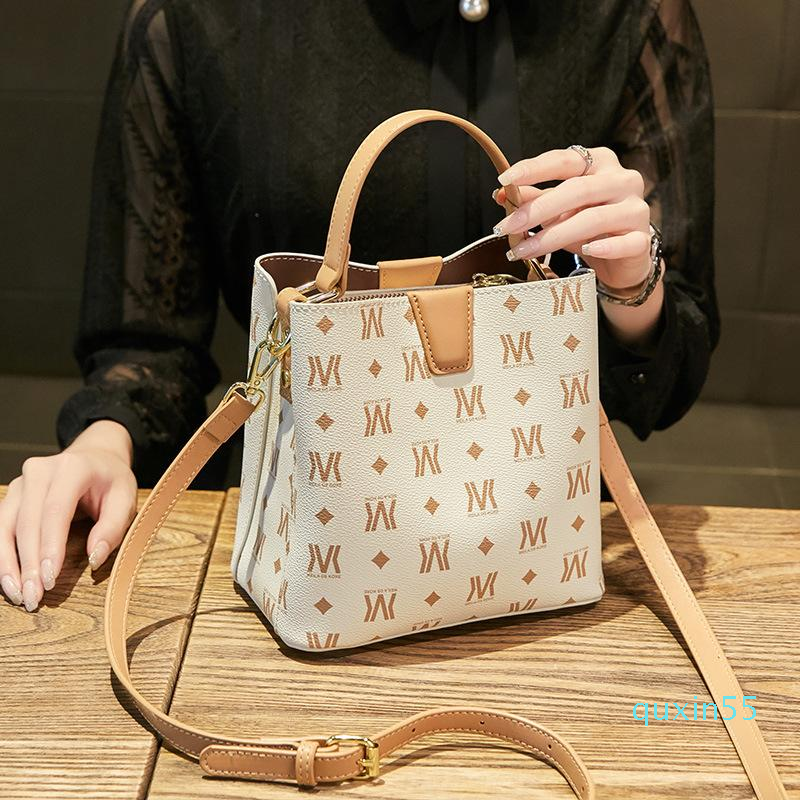 Evening Bags Full Part Cow Leatehr 2021 Fashion Single Shoulder Messenger Broadband Bucket Bag Luxury Designer Purses And Handbags Luis V, Creamy-white
Evening Bags Full Part Cow Leatehr 2021 Fashion Single Shoulder Messenger Broadband Bucket Bag Luxury Designer Purses And Handbags Luis V, Creamy-white