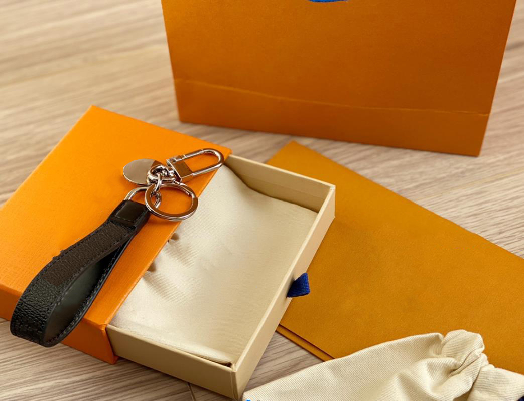 urban classic Bags zipper buckles Men Women Bag Pendant Accessories Fashion Key Buckle Car Keychain Handmade Leather Keychains 2 Color
urban classic Bags zipper buckles Men Women Bag Pendant Accessories Fashion Key Buckle Car Keychain Handmade Leather Keychains 2 Color