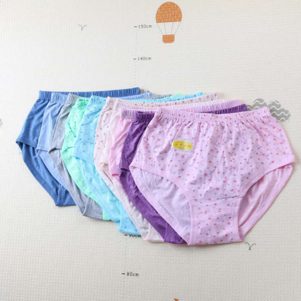 Middle aged and elderly women's pure cotton sweat cloth plus fat triangle classic underwear, Black;white
Middle aged and elderly women's pure cotton sweat cloth plus fat triangle classic underwear, Black;white