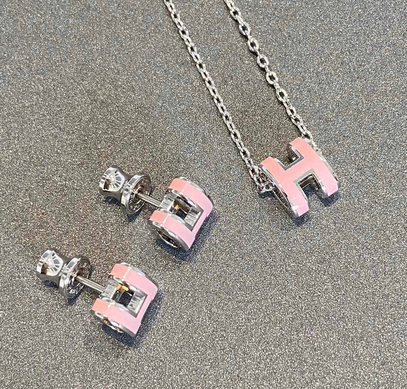 V gold pendant necklace with pink enamel color stud earring in platinum plated for women wedding jewelry gift have box stamp PS3281A, Silver
V gold pendant necklace with pink enamel color stud earring in platinum plated for women wedding jewelry gift have box stamp PS3281A, Silver