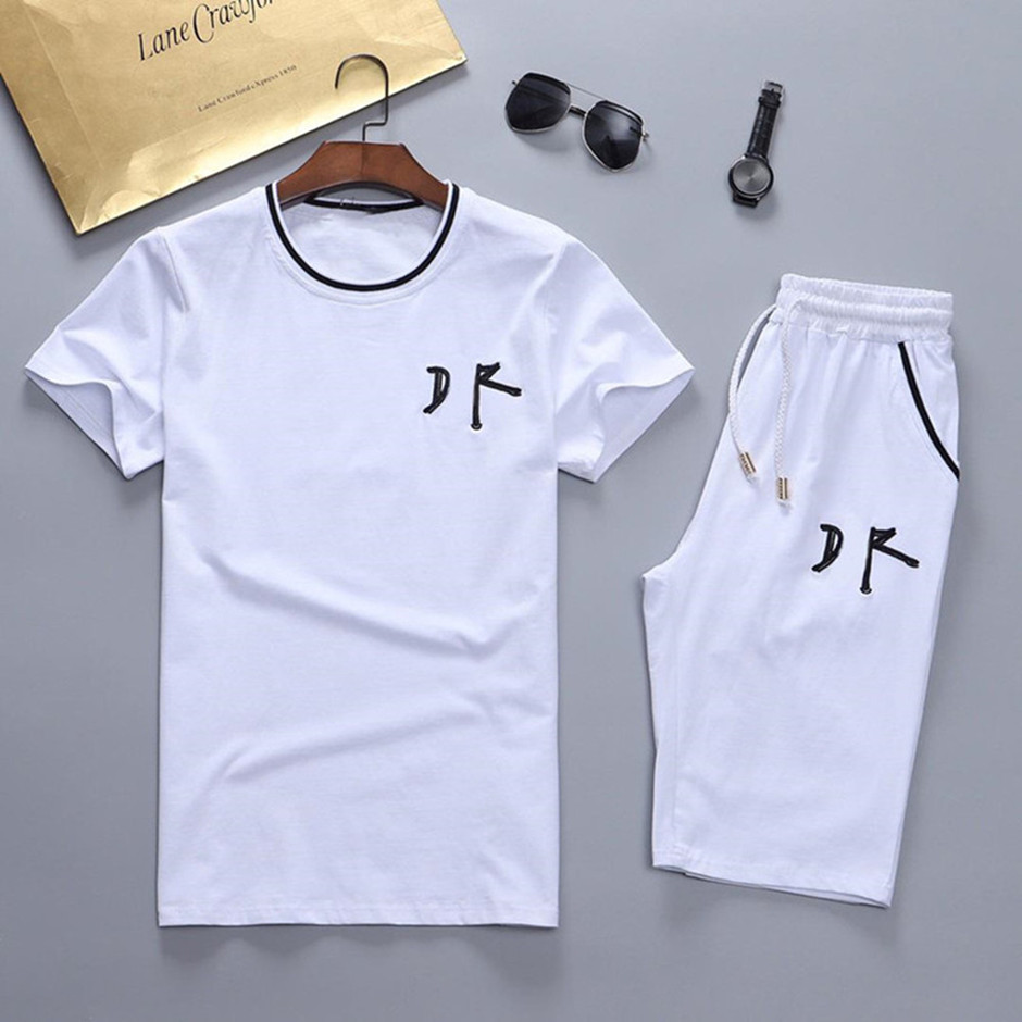 2021 men tracksuit fashion men's summer sportswear short-sleeved shirts jogging suits Top Quality Brand sweatsuits, Gray
2021 men tracksuit fashion men's summer sportswear short-sleeved shirts jogging suits Top Quality Brand sweatsuits, Gray