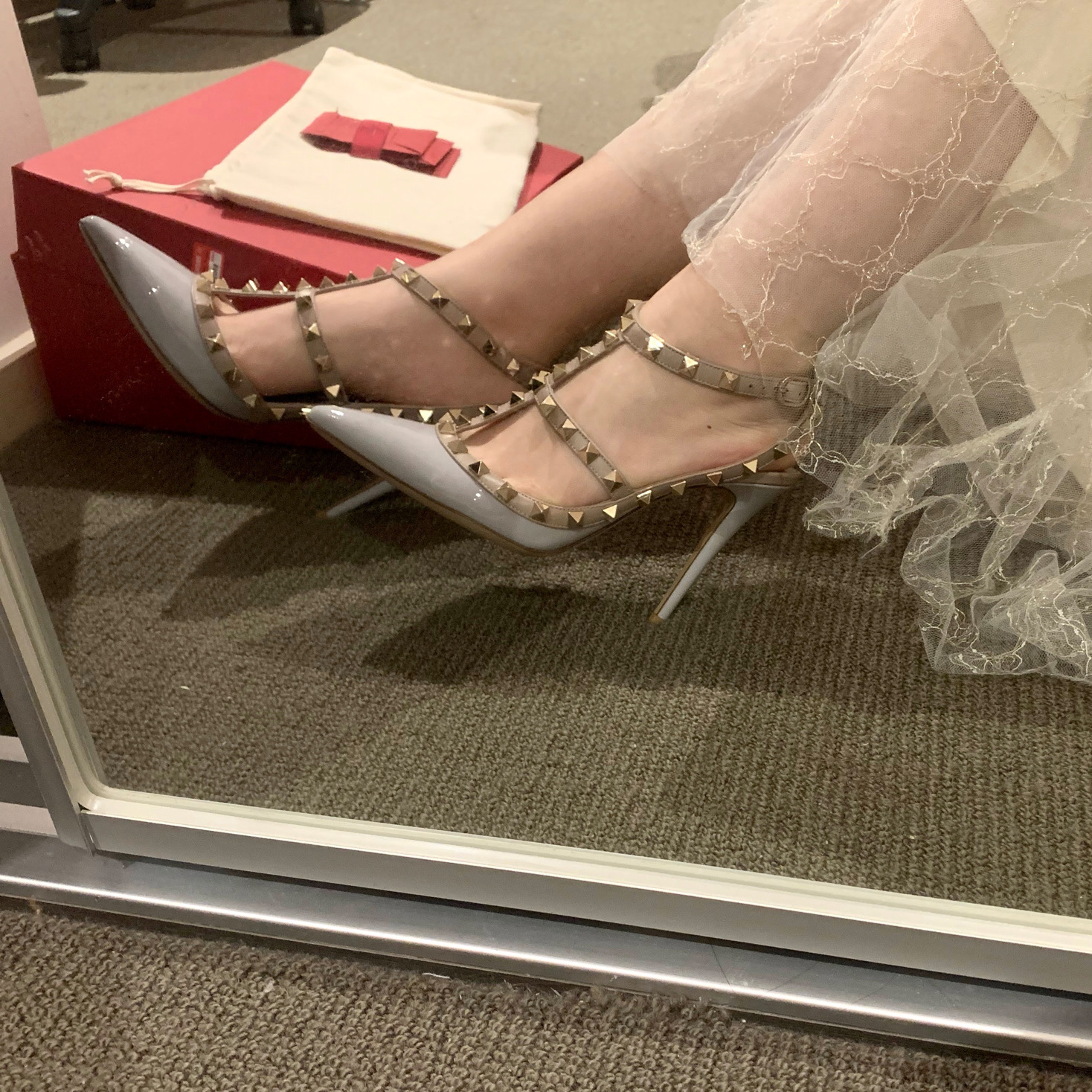2021 Roman Stud Calfskin Pump Designer Women Spikes sandals 2-6- cm High Heels Genuine leather Ladies Sexy Party Wedding shoes With Box, Black
2021 Roman Stud Calfskin Pump Designer Women Spikes sandals 2-6- cm High Heels Genuine leather Ladies Sexy Party Wedding shoes With Box, Black